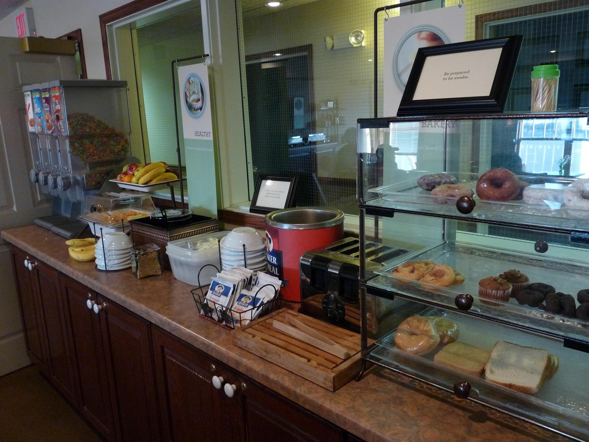 Hotel Country & By Radisson, Pella, Ia